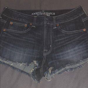 Never worn no rips jean shorts